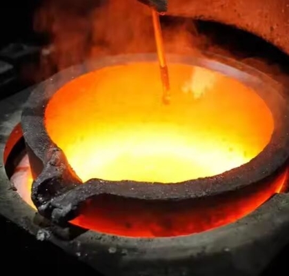 Forno di fusione per induzione Sic Saggar Carburo di silicio Grafite crogiolo per la fusione rame alluminio oro