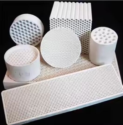 Placca ceramica a nido di miele a cordierite porosa a infrarossi di alta resistenza 50-200 mm per la resistenza agli urti termici del bruciatore