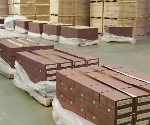 Magnesite di alta purezza 98% MgO mattoni refrattari morti bruciati mattoni di magnesia per forni di cemento