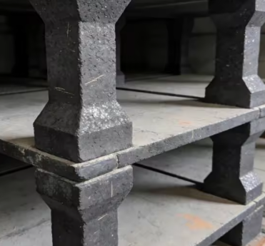 Piastre refrattarie del focolare della ceramica del carburo di silicio del piatto di formato su ordinazione di Sic Mensole del forno del carburo di silicio legate con nitruro